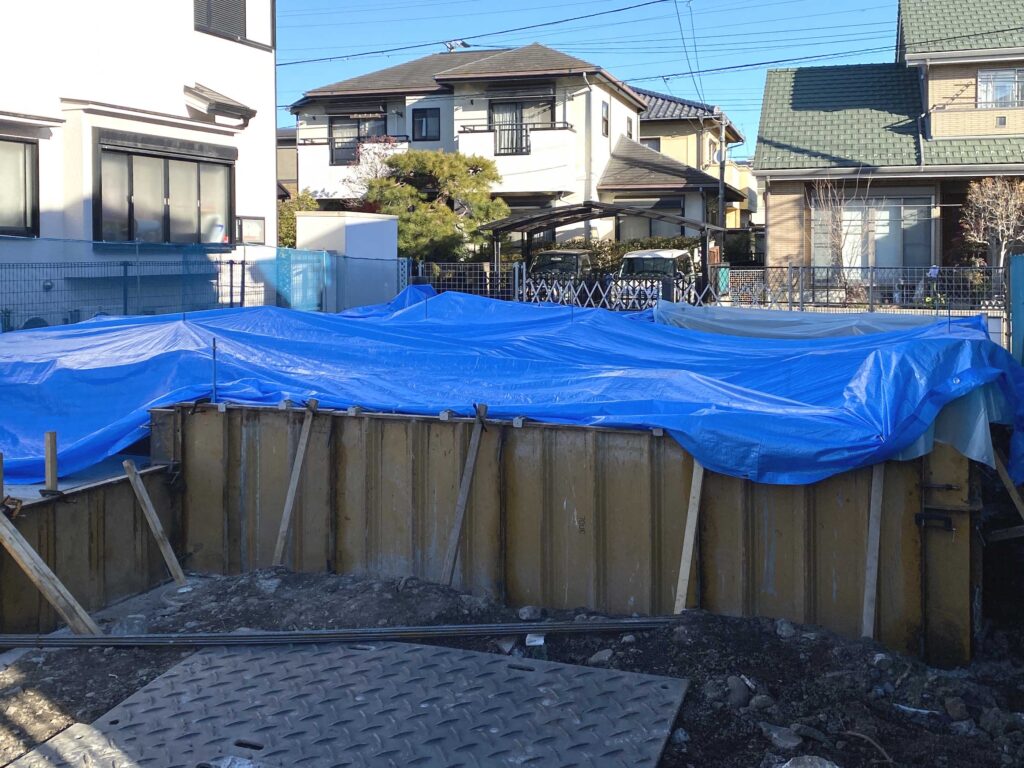 コンクリート基礎の養生